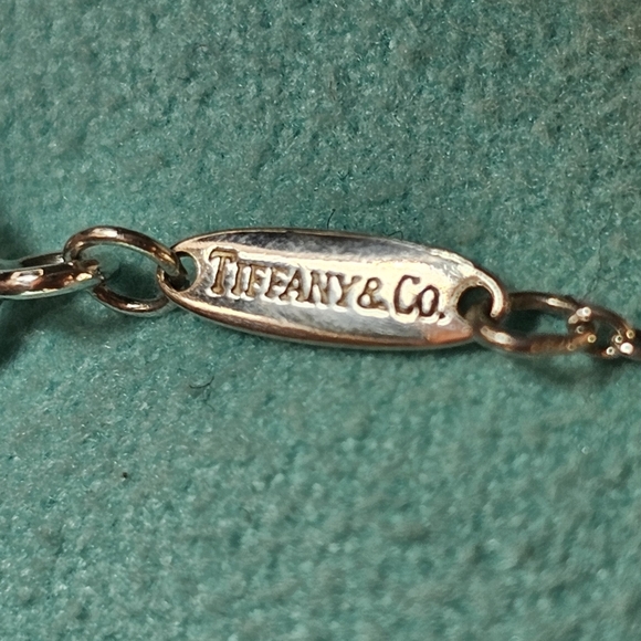 💗Tiffany & Co. Full Heart Elsa Peretti 925 Sterling Silver Vintage Necklace✨ - Picture 5 of 16